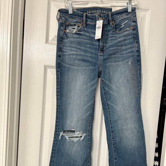 Women’s American Eagle Jeans - Picture 1 of 5